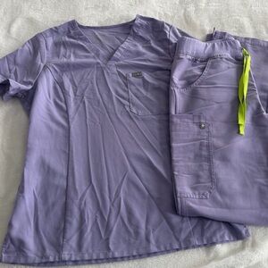Figs Lavender Scrub set 
Scrub top is medium 
Scrub pants are extra small tall